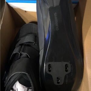 Shimano Men's Sleek Black Athletic Cycling Shoes